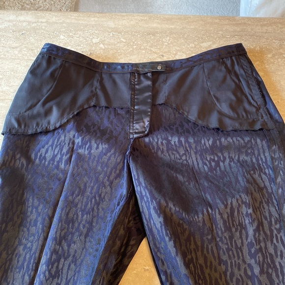 NWOT Elie Tahari Blue on Black fabric, 💯% leather trim, measurements in photos - Picture 13 of 15